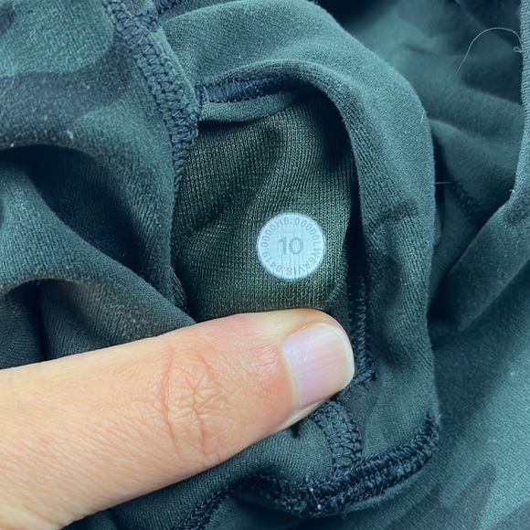 Lululemon Align Crop *21" Incognito Camo Multi Gator Green - Picture 6 of 6